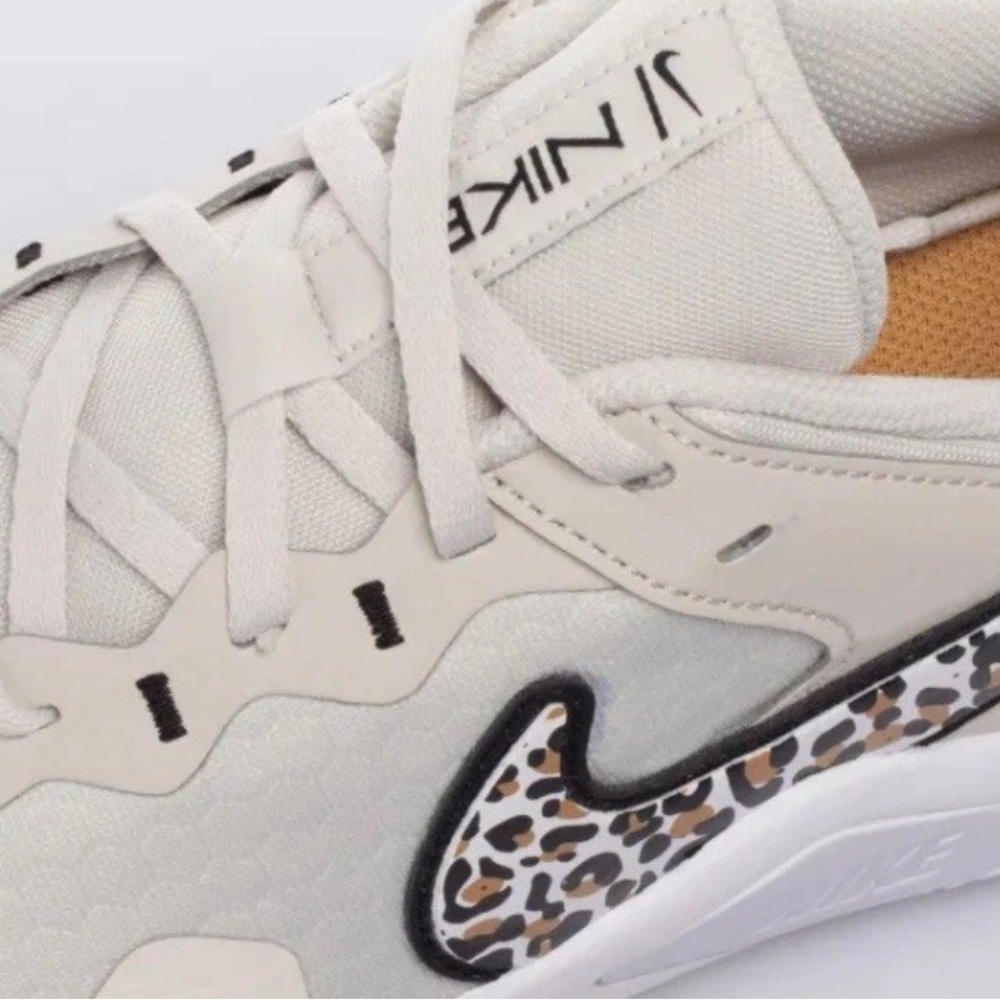 EXCELLENT Nike Legend Essential 2 Cream Sneakers with Leopard Print Size 9 - Picture 3 of 11